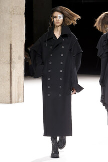 Yohji Yamamoto Fall 2018 Ready-to-Wear , Ёдзи Ямамото осень зима 2018 , Fashion show , неделя моды в Париже , PFW , Mainstyles